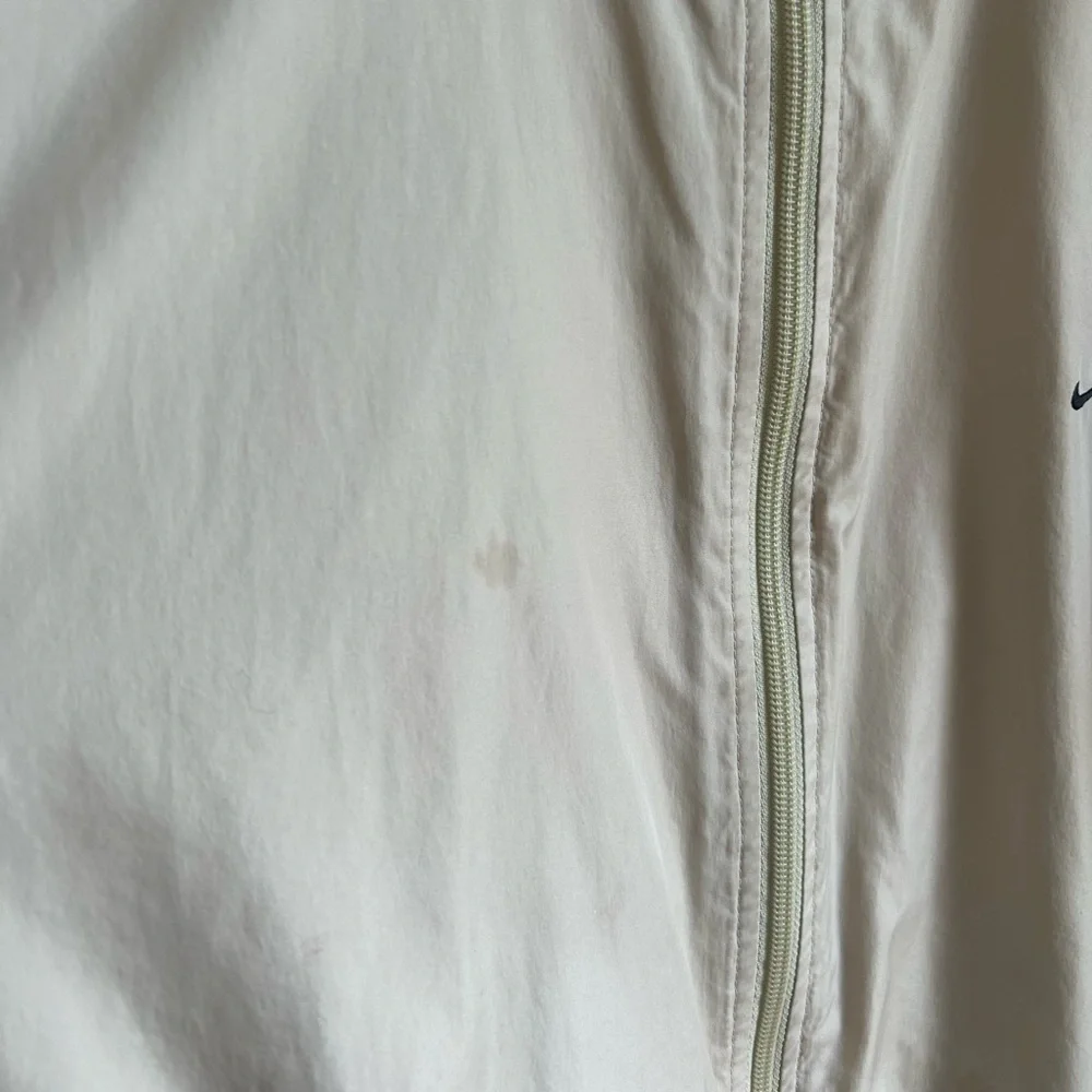 Nike Shell Jacket - Picture 2 of 5